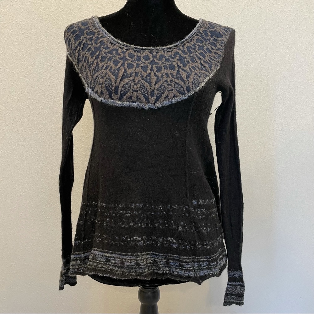 FREE PEOPLE Black/Blue Sweater